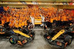 Spark Y418 1/64 McLaren MCL38 No.4 & No.81 Constructor Champion F1 2024 Lando Norris & Oscar Piastri