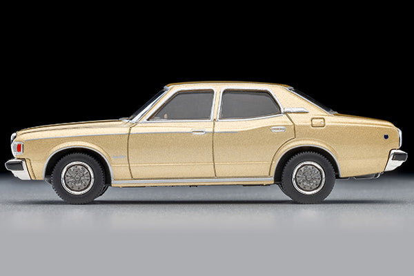 【2027年2月発売予定】 TLV 1/64 LV-N83d トヨタ クラウン 4ドア ピラードハードトップ 2000 スーパーサルーン エクストラ (金) 78年式