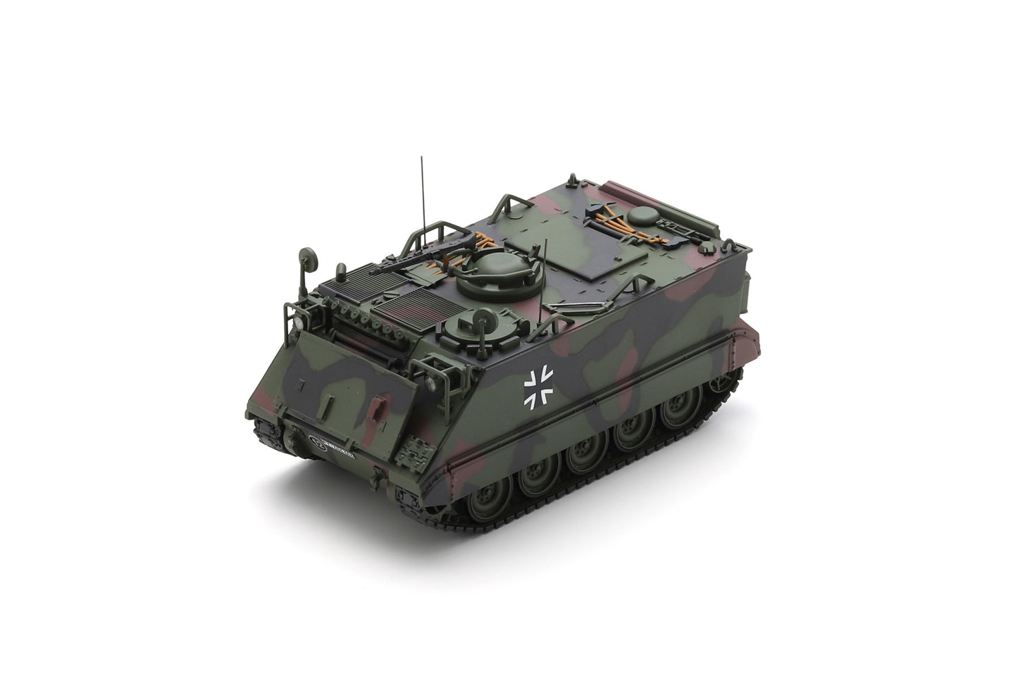 【2026年6月以降発売予定】 Schuco 35U00010 1/35 Tank M113, German Army, camouflage