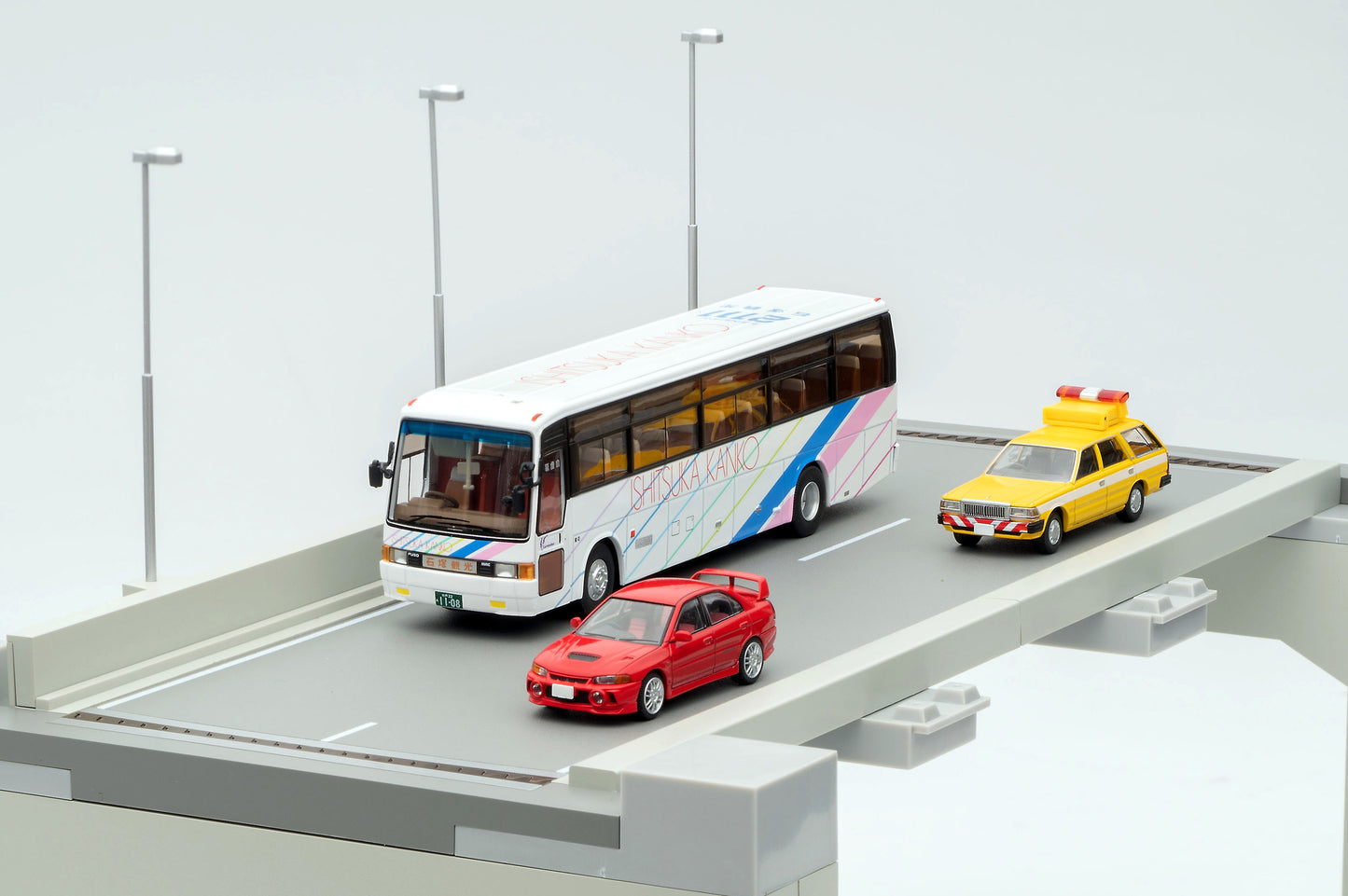 TLV 1/64 トミカラマ ヴィンテージ10a 高速道路(ストレートA)