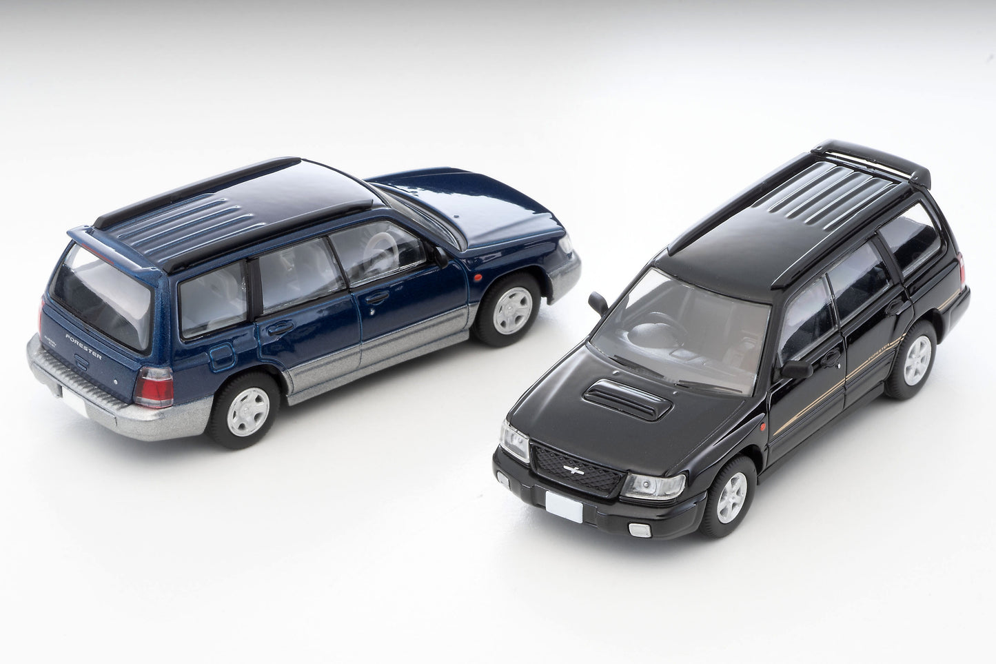TLV 1/64 LV-N327a スバル フォレスター S/tb (黒) 97年式