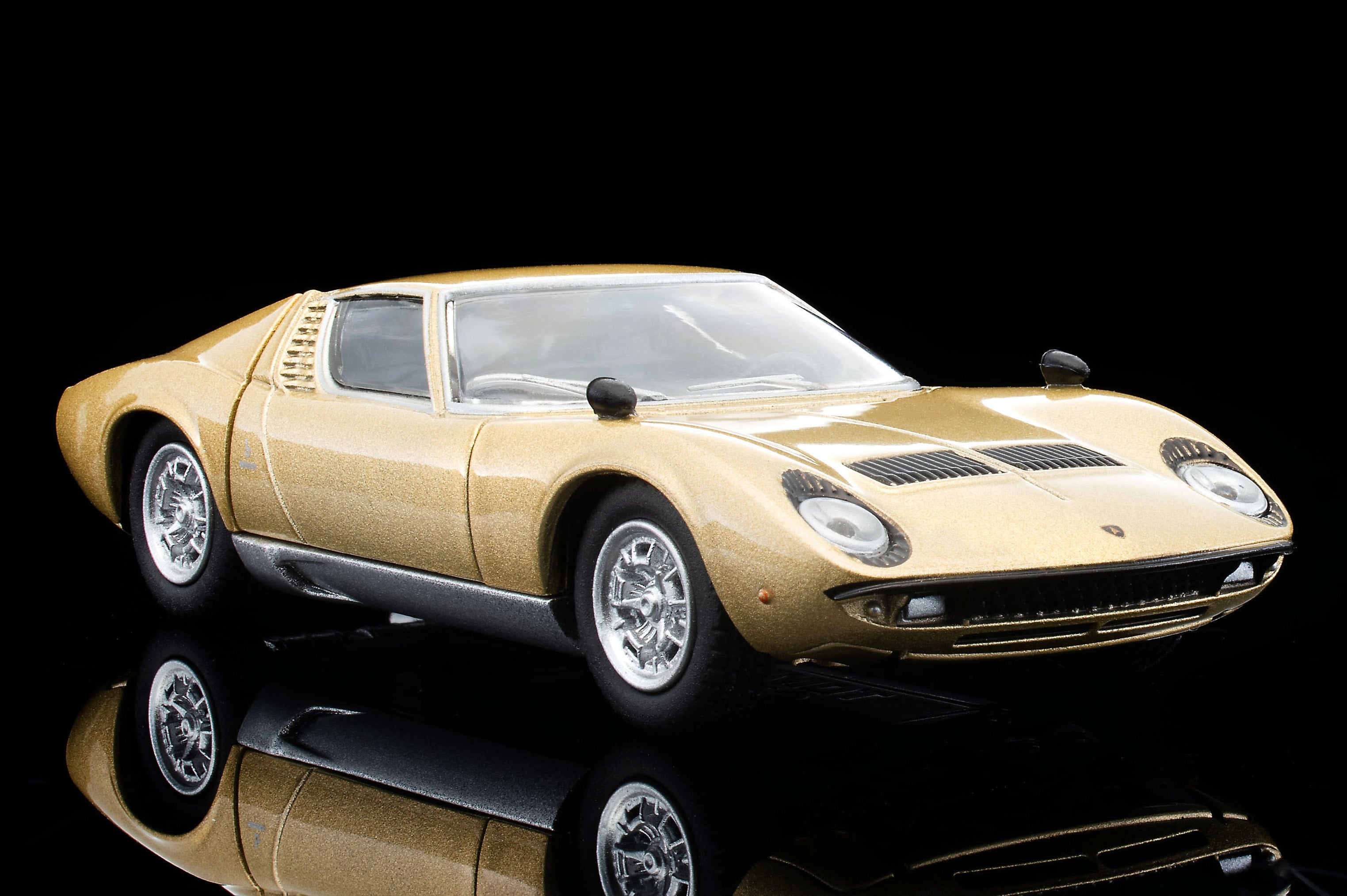 TLV 1/64 LV ランボルギーニ ミウラ S (金) – Racing Models