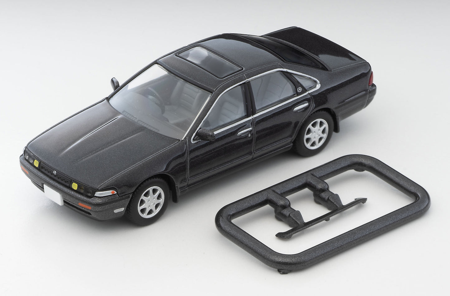 TLV 1/64 LV-N319b 日産セフィーロ クルージング (グレーM) 90年式