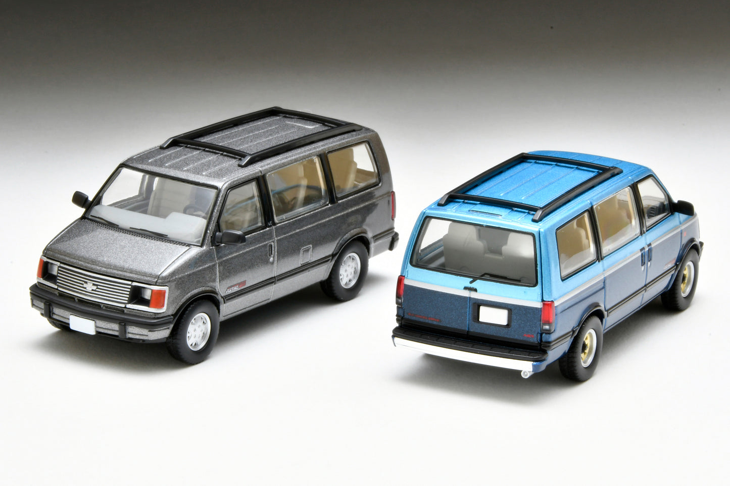 TLV 1/64 LV-N325a シボレー アストロ LT AWD (グレー) 94年式
