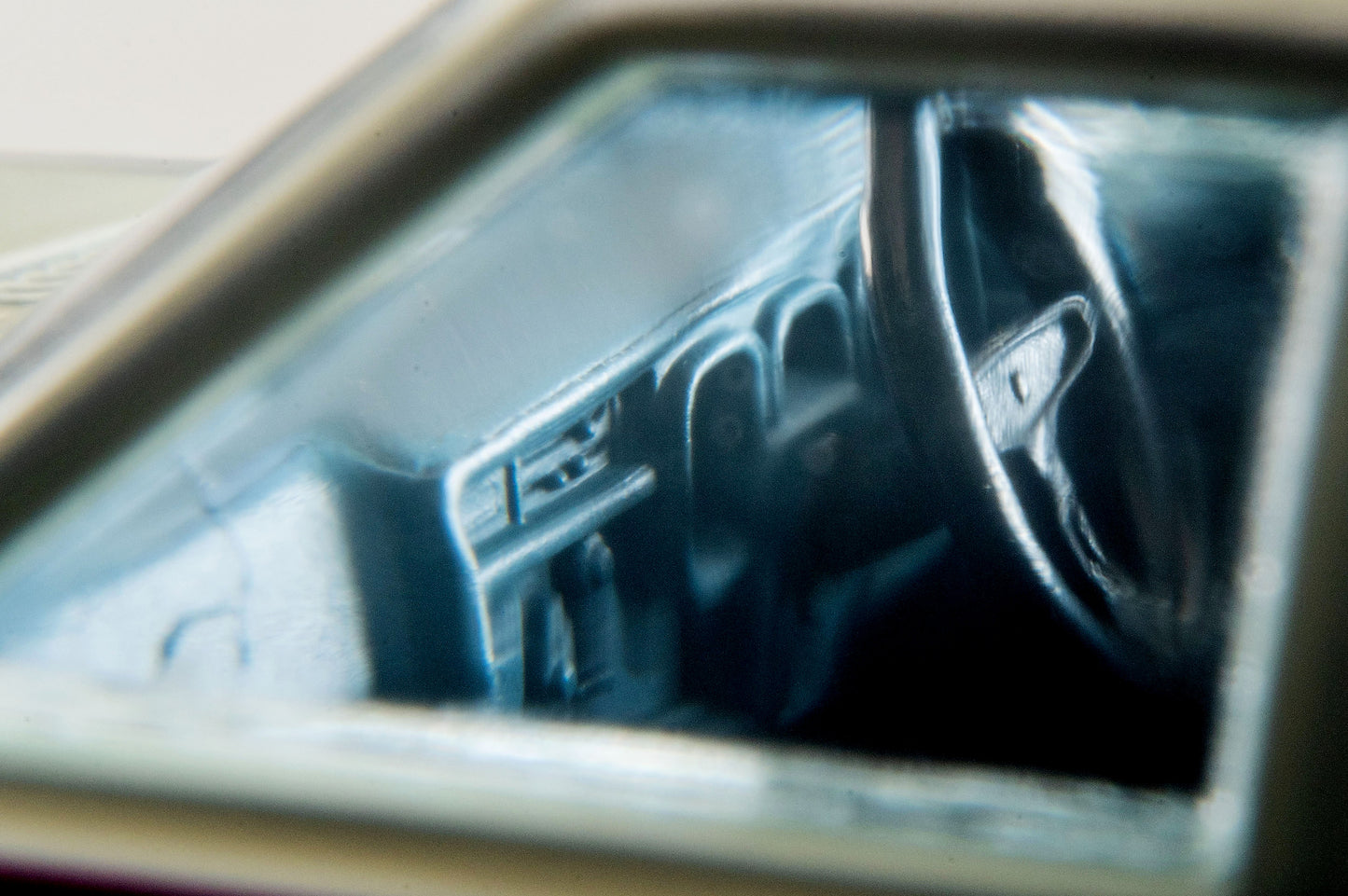 TLV 1/64 LV-N大都会02 日産セドリック 個人タクシー 大都会PARTIII 第17話 「誘拐」より