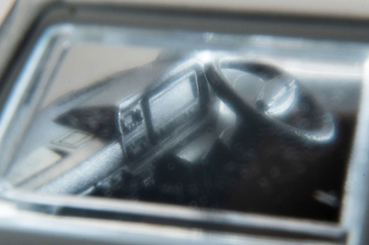 TLV 1/64 LV-N324a 日産 キャラバン 移動交番車