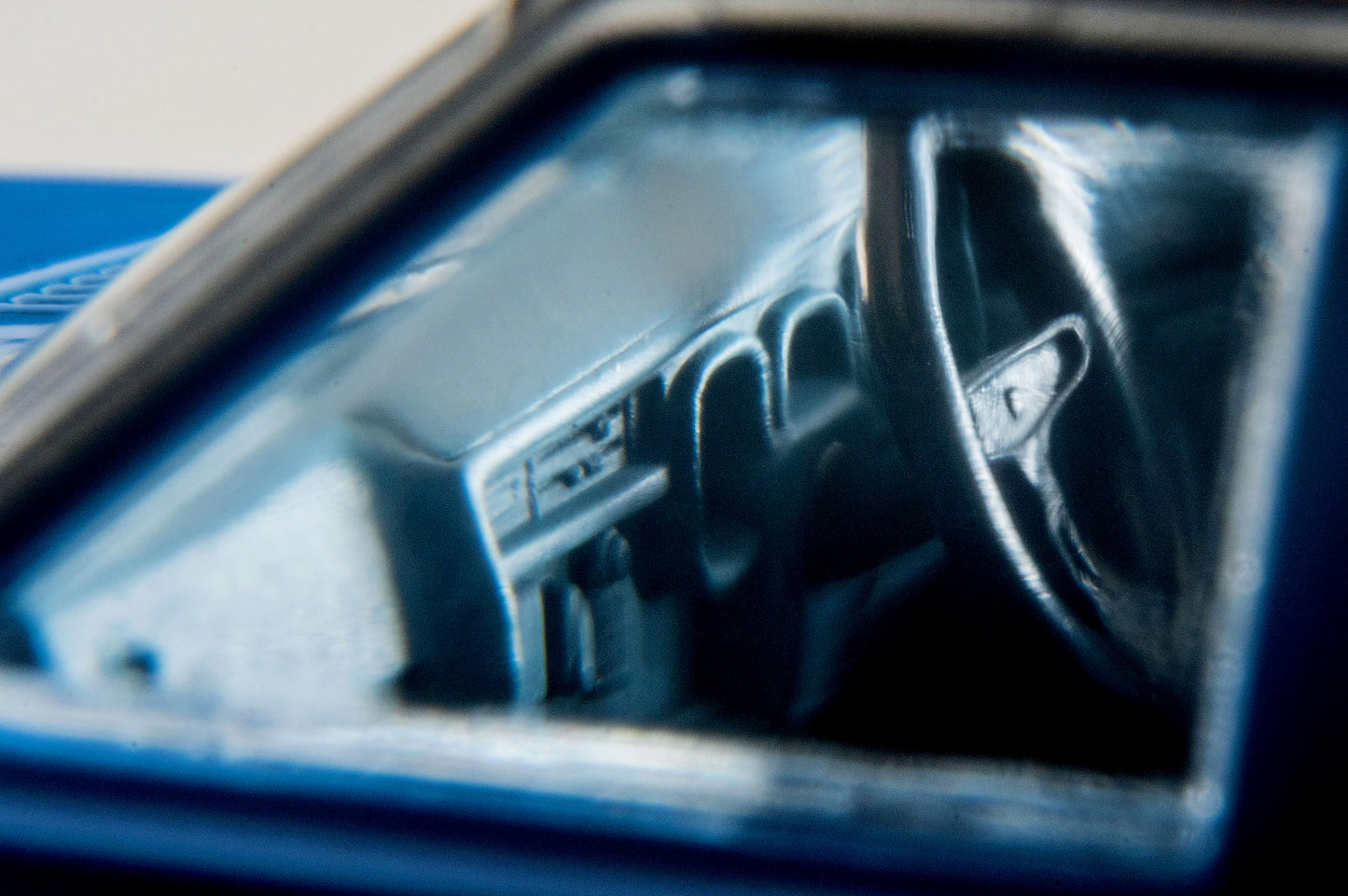 TLV 1/64 LV-N 大都会04 日産グロリア 大都会 PART III 第40話 「ドクター宗方の証言」より