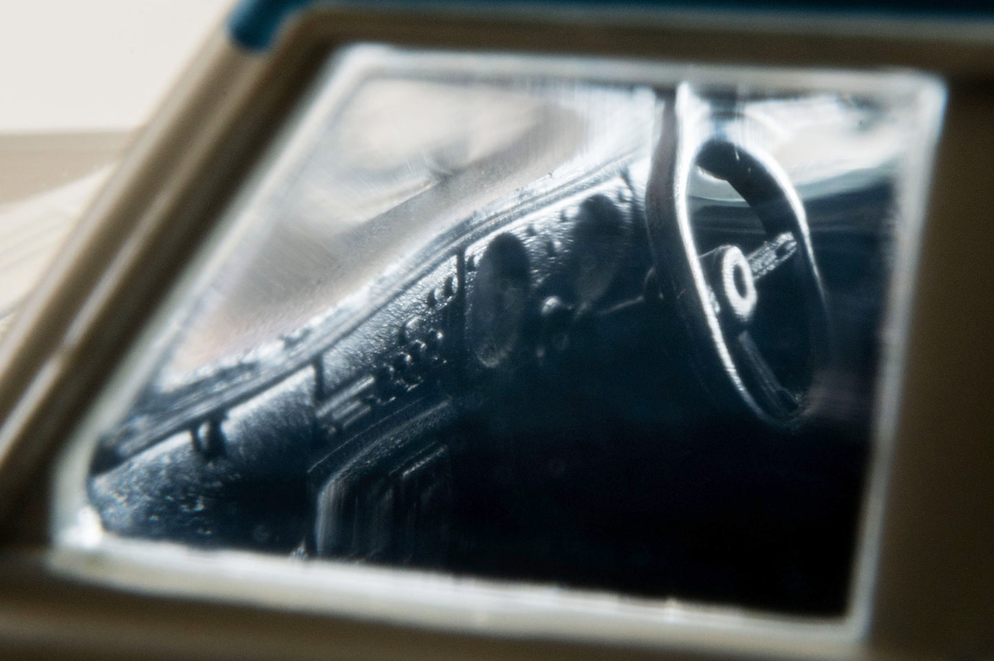 TLV 1/64 LV-104d トヨタ ランドクルーザーFJ56V型 (白/青)