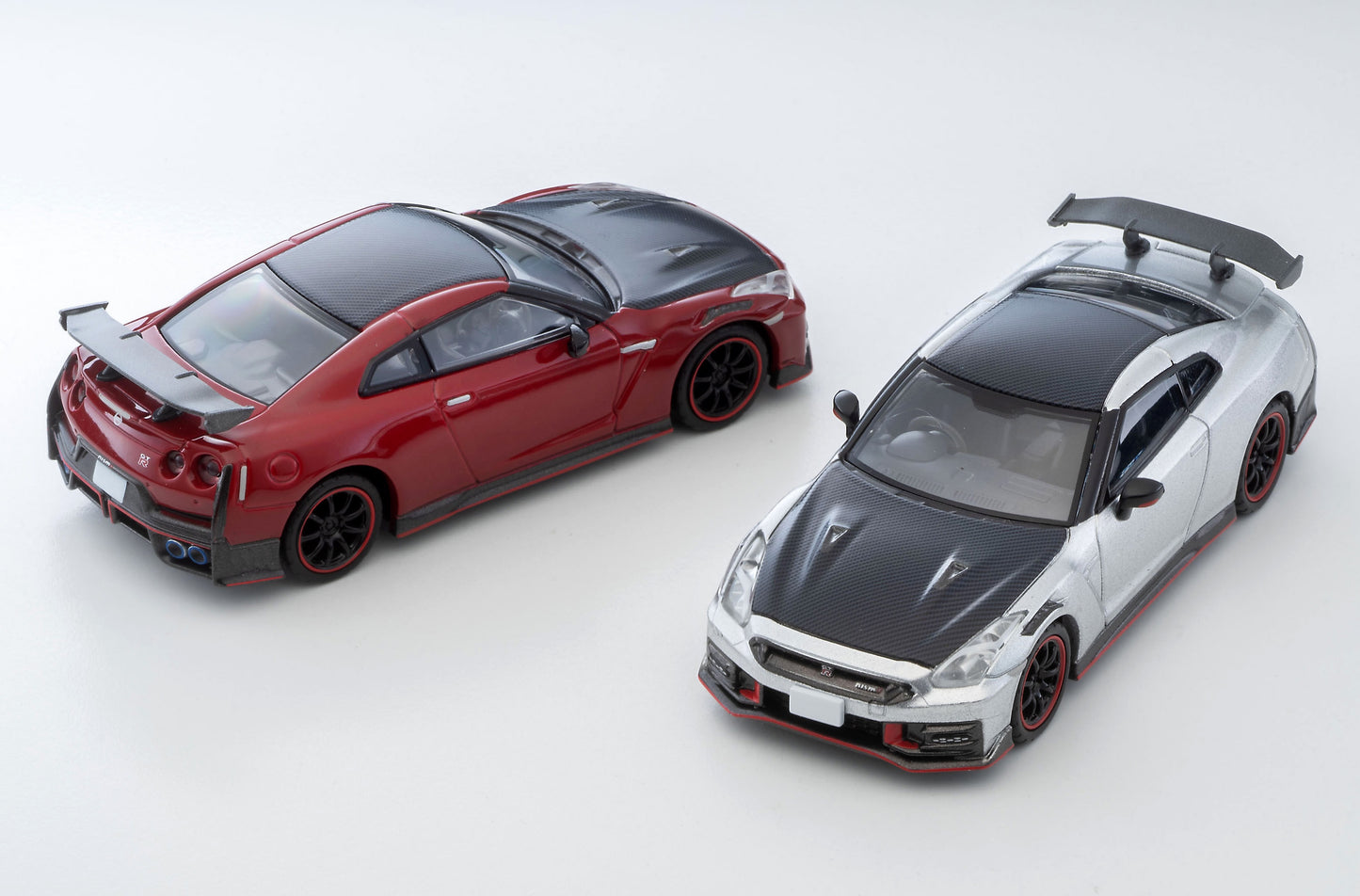 TLV 1/64 LV-N317d NISSAN GT-R NISMO Special edition 2024 model (赤)