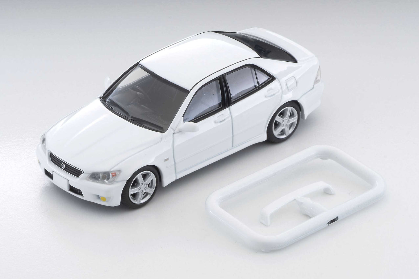 TLV 1/64 LV-N227c トヨタ アルテッツァ RS200 Zエディション (白) 2002年式