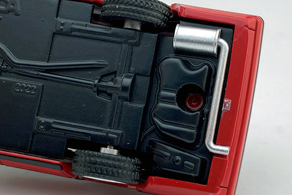 TLV 1/64 LV-N352a 日産 スカイライン 4ドアHT 1800 パサージュ (赤) 87年式