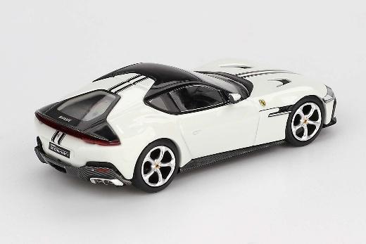 【2026年1月以降発売予定】 BBR BBRFER64034 1/64 フェラーリ 12 チリンドリ Bianco Avus