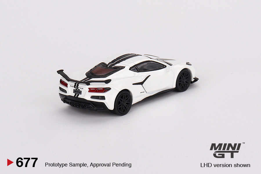 MINI GT MGT00677-R 1/64 シボレー コルベット Z06 2023 アーティックホワイト (右ハンドル)