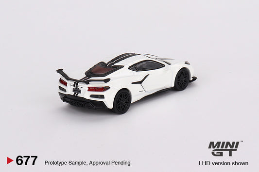 MINI GT MGT00677-R 1/64 シボレー コルベット Z06 2023 アーティックホワイト (右ハンドル)