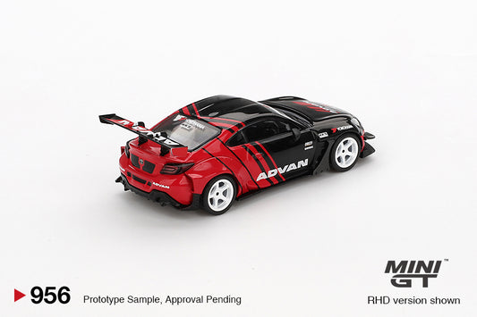 MINI GT MGT00956-R 1/64 Toyota GR86 HKS Type R ADVAN 東京オートサロン 2022(右ハンドル)