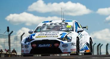 【2026年11月発売予定】 Spark UK060 1/43 LKQ Euro Car Parts with Power Maxed Racing - No.88 Audi S3 BTCC - 2026 Mikey Doble