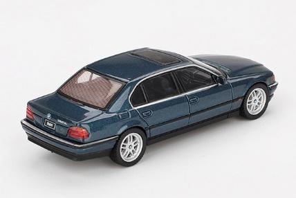 【2025年8月以降発売予定】 MINI GT MGT00894 1/64 BMW 750IL ソレントブルーメタリック
