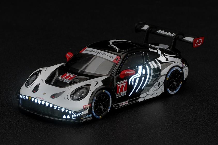 【2027年4月以降発売予定】 MINI GT MGT01436-L 1/64 Porsche 911 GT3 R (992) IMSA Petit Le Mans 2026 #77 AO Racing "Skeleton Rexy" LHD