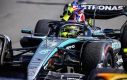 【2024年11月発売予定】 Spark S9533 1/43 Mercedes-AMG PETRONAS Formula One Team No.44 F1 W15 E Performance Winner British GP 2024   Lewis Hamilton