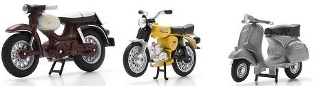 【2024年12月以降発売予定】 Schuco 450729900 1/43 Motorcycle Set w. Kreidler Florett Super/Vespa GS/Simson S52