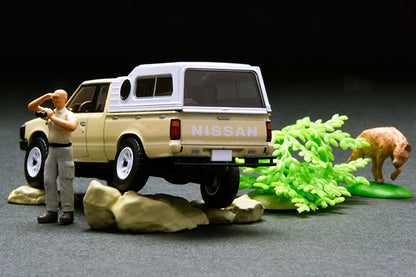 【2026年7月発売予定】 TLV 1/64 海洋堂×トミカリミテッド ヴィンテージ ジオコレ64 #カースナップ32a サファリ4 (ニッサン トラック 4×4 キングキャブ付属)