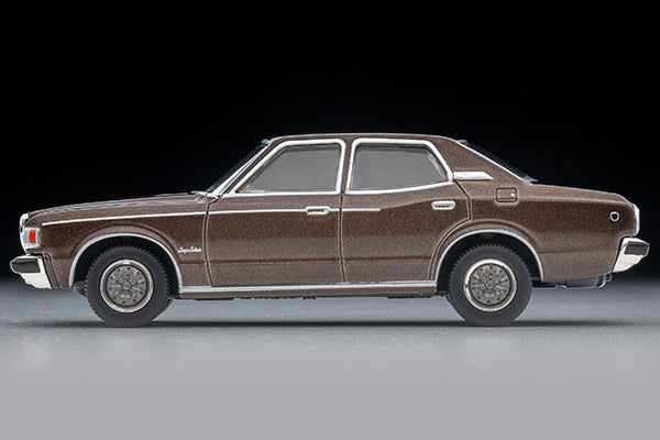 【2027年2月発売予定】 TLV 1/64 LV-N83c トヨタ クラウン 4ドア ピラードハードトップ 2000 スーパーサルーン エクストラ (茶) 78年式