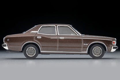 【2027年2月発売予定】 TLV 1/64 LV-N83c トヨタ クラウン 4ドア ピラードハードトップ 2000 スーパーサルーン エクストラ (茶) 78年式
