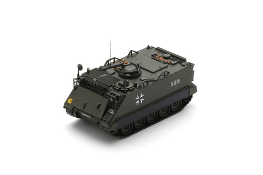 【2026年6月以降発売予定】 Schuco 35U00009 1/35 Tank M113, German Army, olive