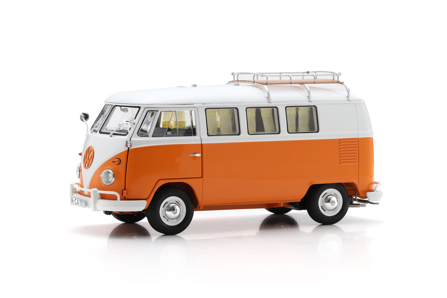 【2024年7月以降順次発売予定】 Schuco 450060600 1/18 VW T1 Campingbus