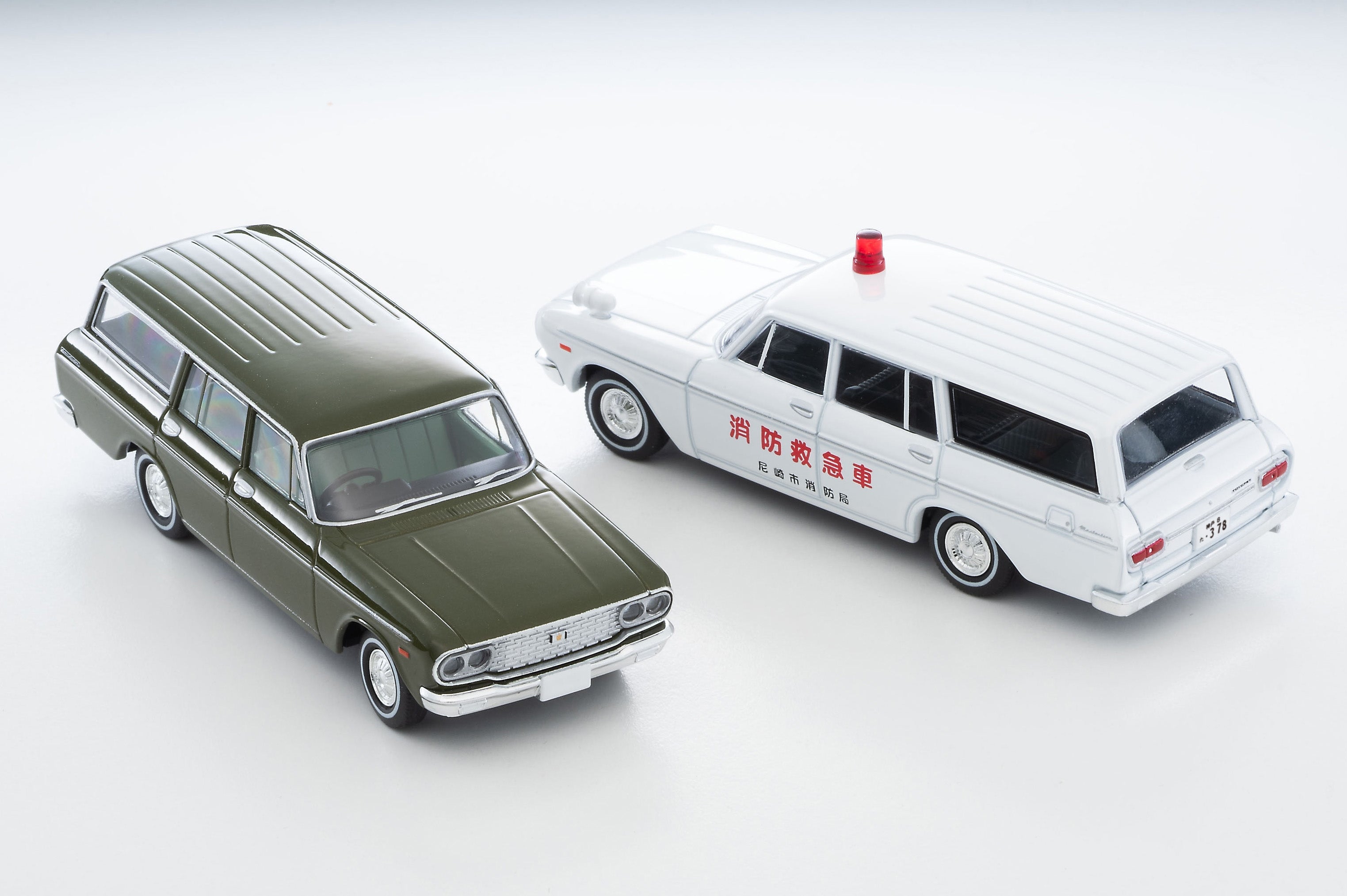 TLV 1/64 懐かしの緊急車 VOL.1 消防車 救急車 2台セット - ミニカー