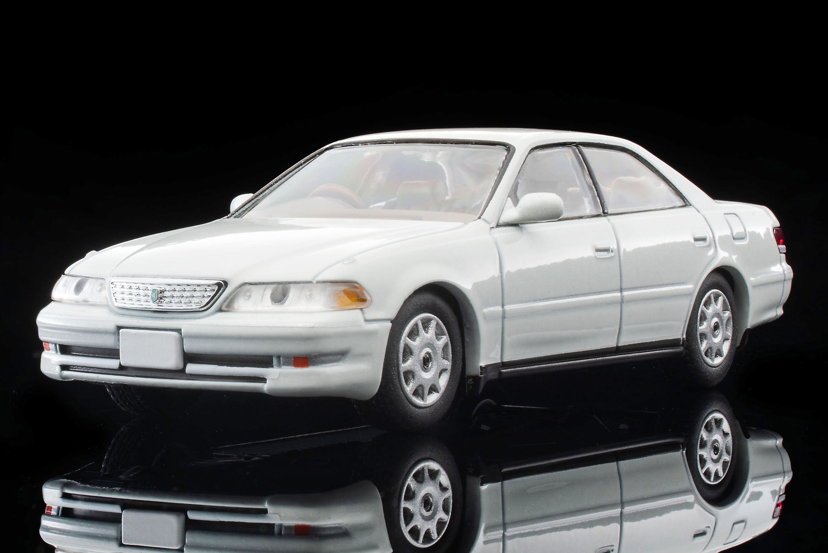 TLV 1/64 LV-N311a トヨタ マークIIグランデレガリアGエディション (パールホワイト)2000年式 – Racing Models