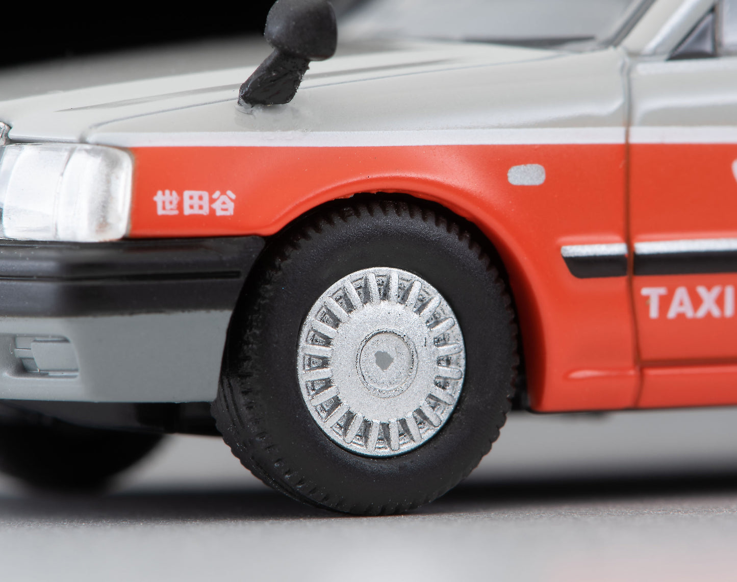 TLV 1/64 LV-N218b トヨタ クラウンコンフォート タクシー (小田急交通)