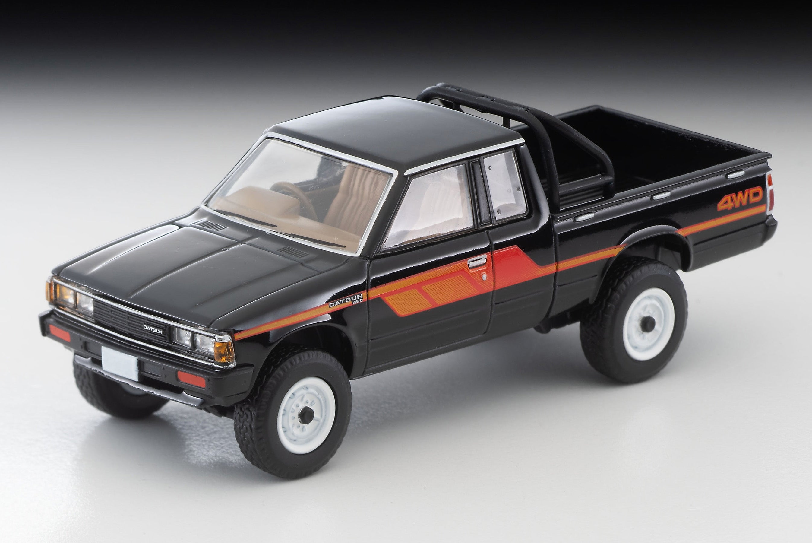 TLV 1/64 LV-N320a ダットサン トラック4WD キングキャブ AD (黒) – Racing Models