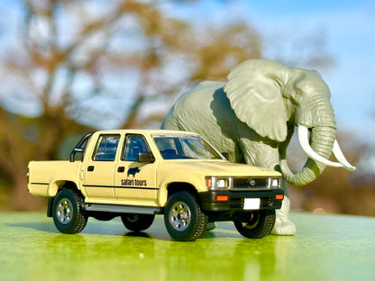 TLV 1/64 海洋堂×トミカリミテッド ヴィンテージ ジオコレ64 #カースナップ29a サファリ2 (トヨタ ハイラックス4WDピックアップ ダブルキャブ付属)