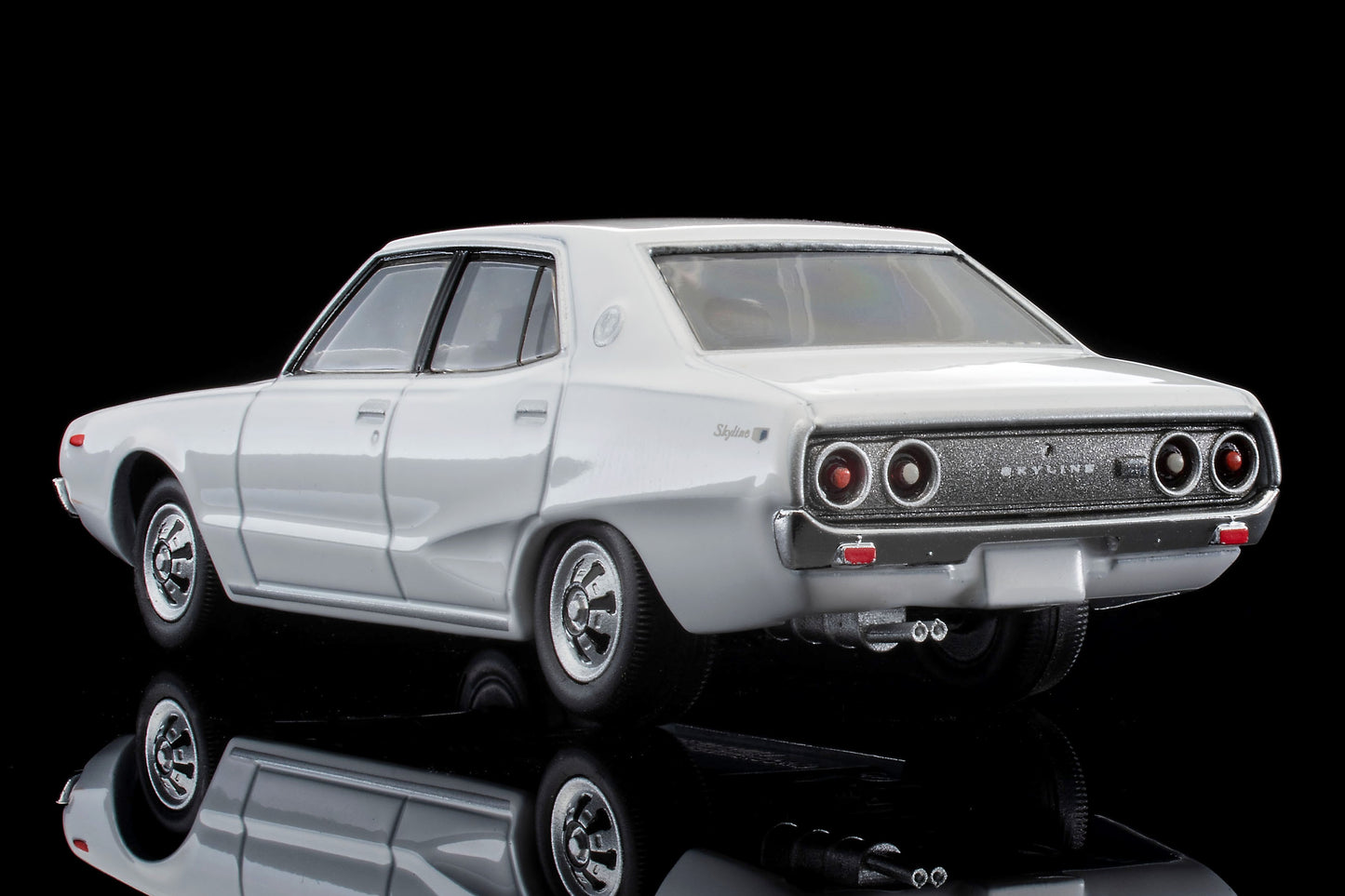 TLV 1/64 LV-N270b 日産スカイライン 2000GT(白) 74年式