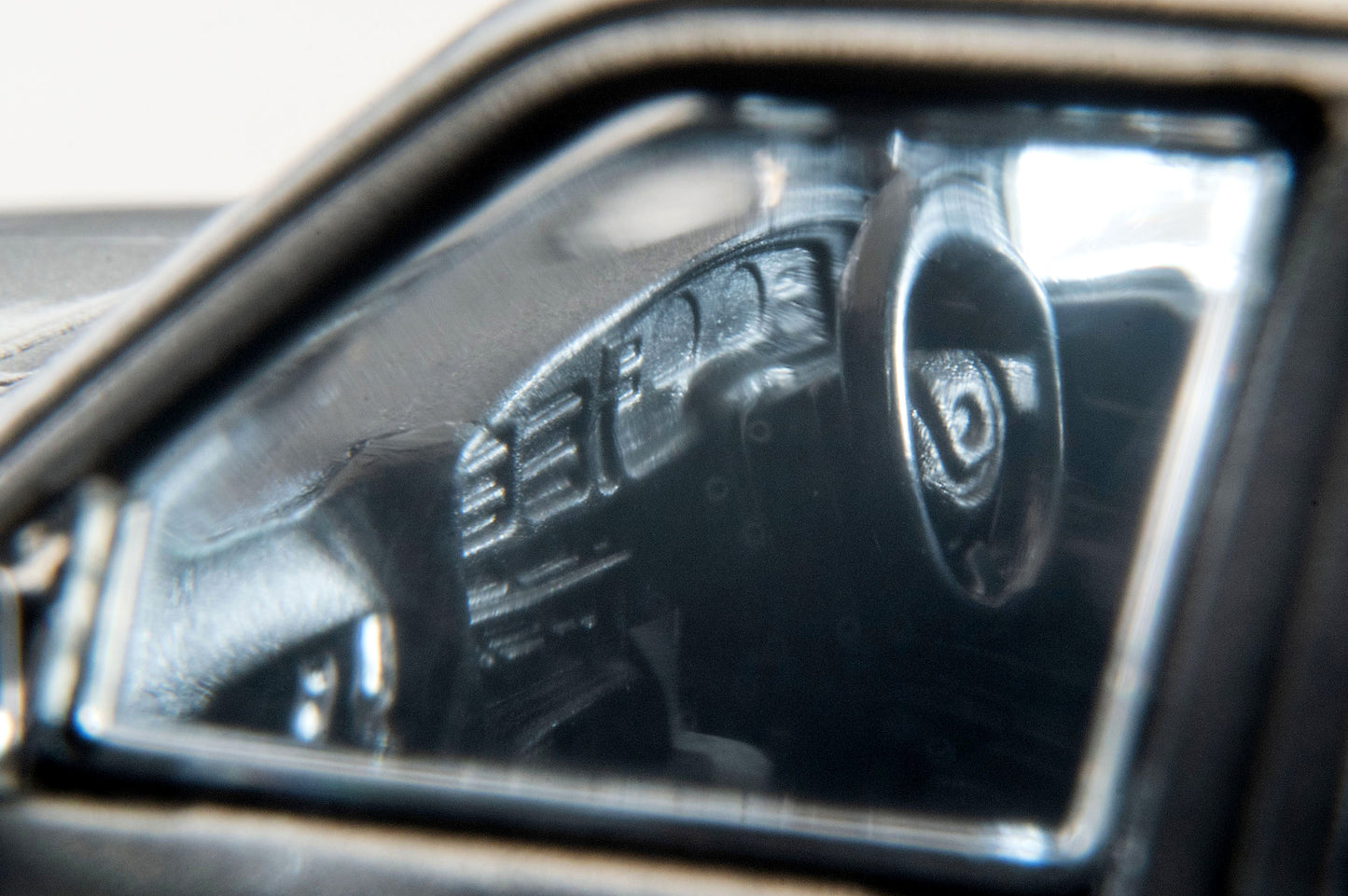 TLV 1/64 LV-N256c トヨタ ハイラックス4WD ピックアップ ダブルキャブ SSR(銀)91年式