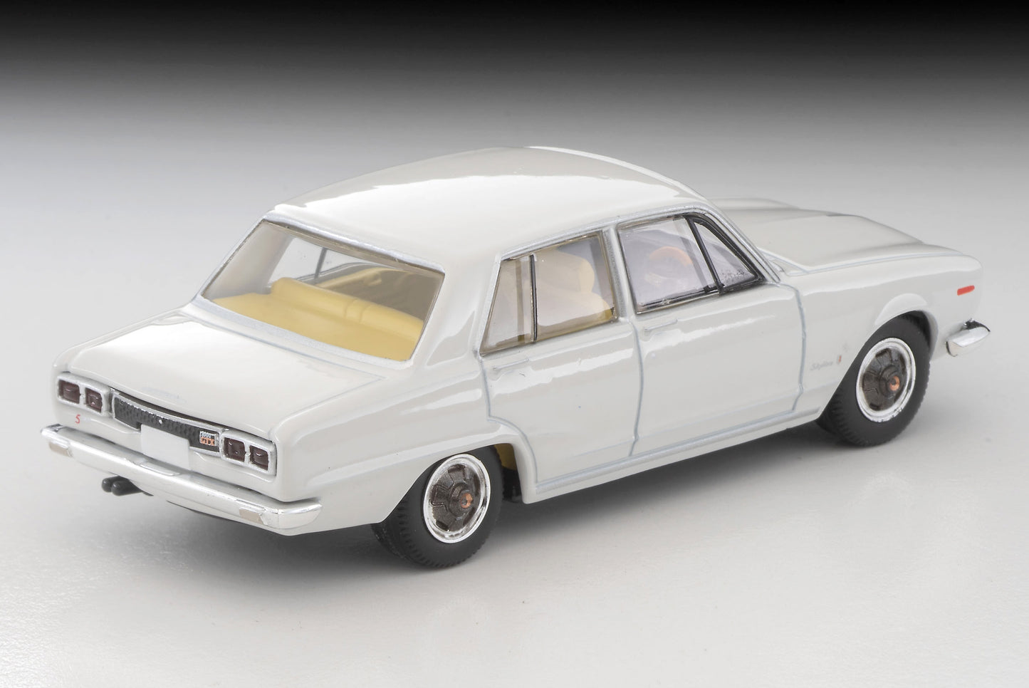 【2025年6月発売予定】 TLV 1/64 LV-163c 日産スカイライン 2000 GT‐X (白) 72年式