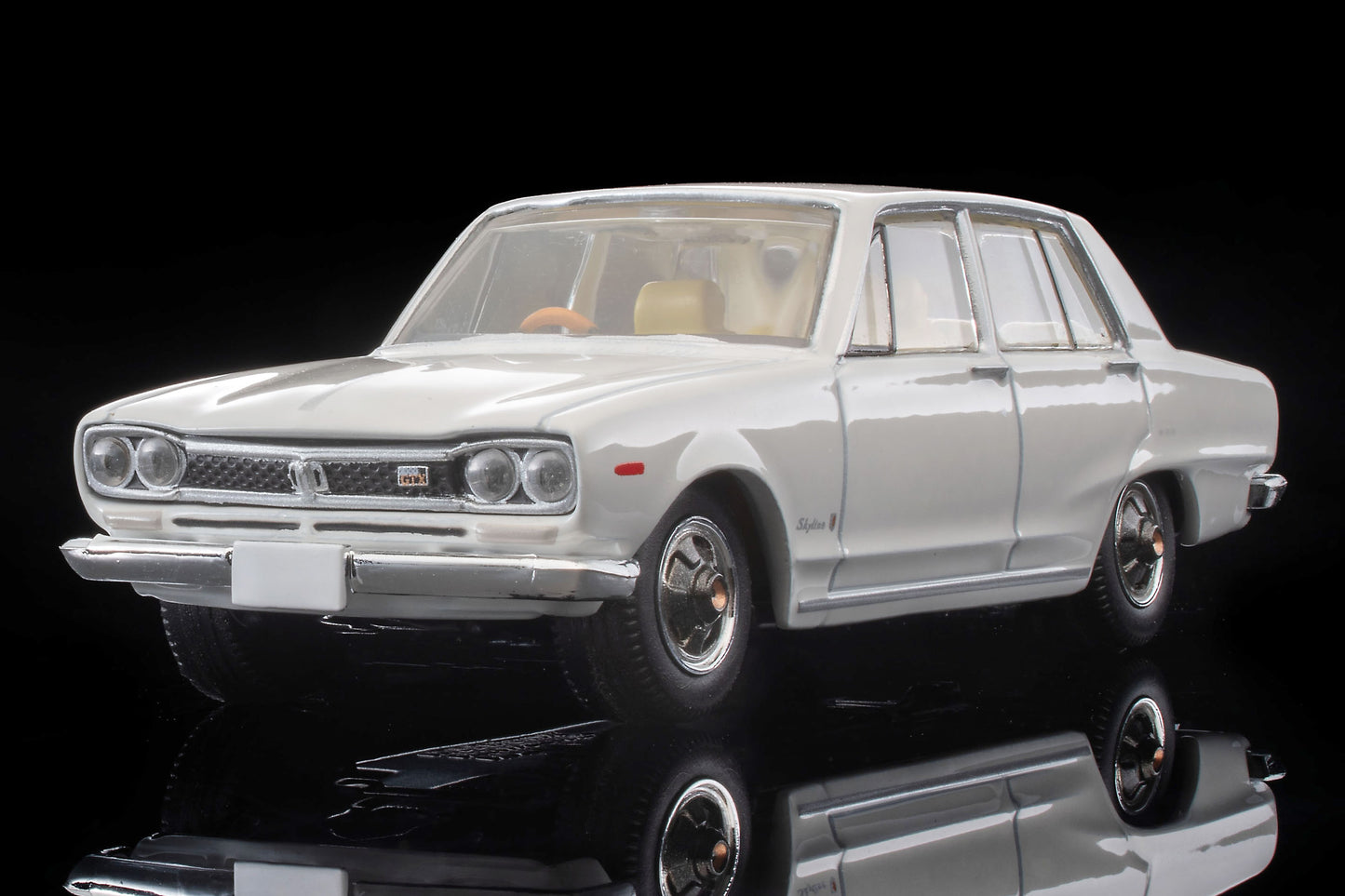 【2025年6月発売予定】 TLV 1/64 LV-163c 日産スカイライン 2000 GT‐X (白) 72年式