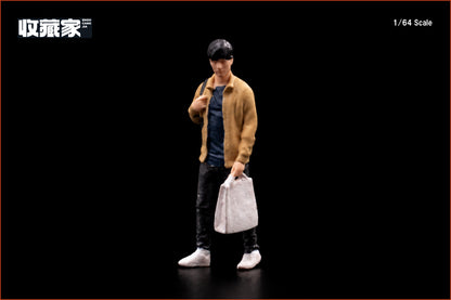 【2026年12月以降発売予定】 SHOUCANGJIA 64103B 1/64 Man Holding a Bag (Brown Outfit) Figure
