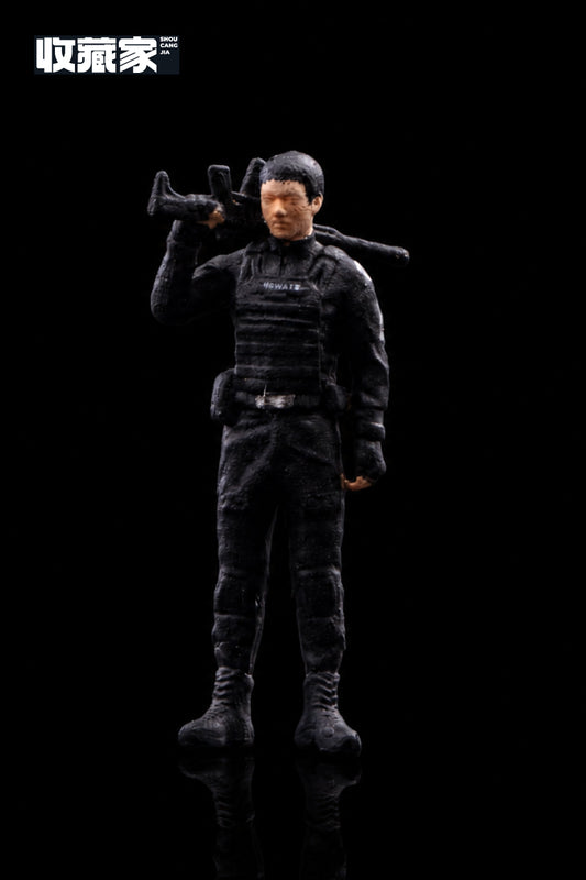 【2026年7月以降発売予定】 収蔵家 64440B 1/64 フィギュア特殊部隊 銃を担いだ男性警察官