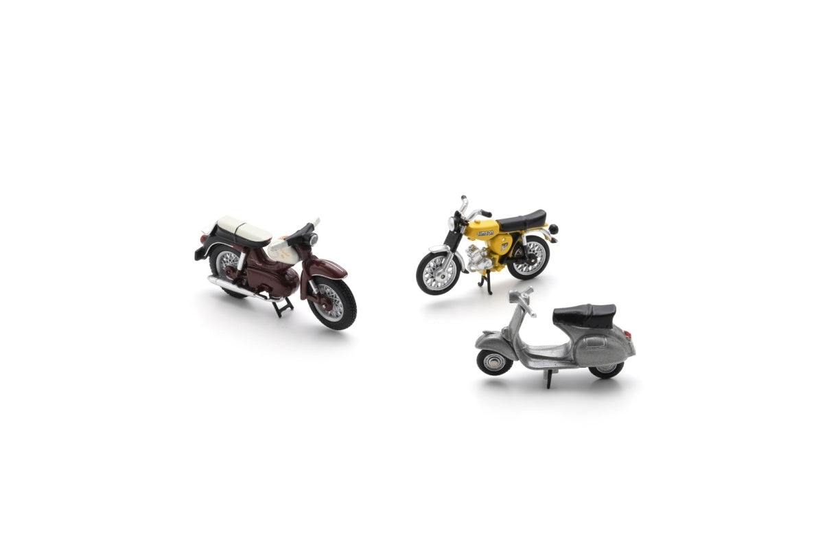 【2025年11月以降発売予定】 Schuco 450729900 1/43 Motorcycle Set w. Kreidler Florett Super/Vespa GS/Simson S52