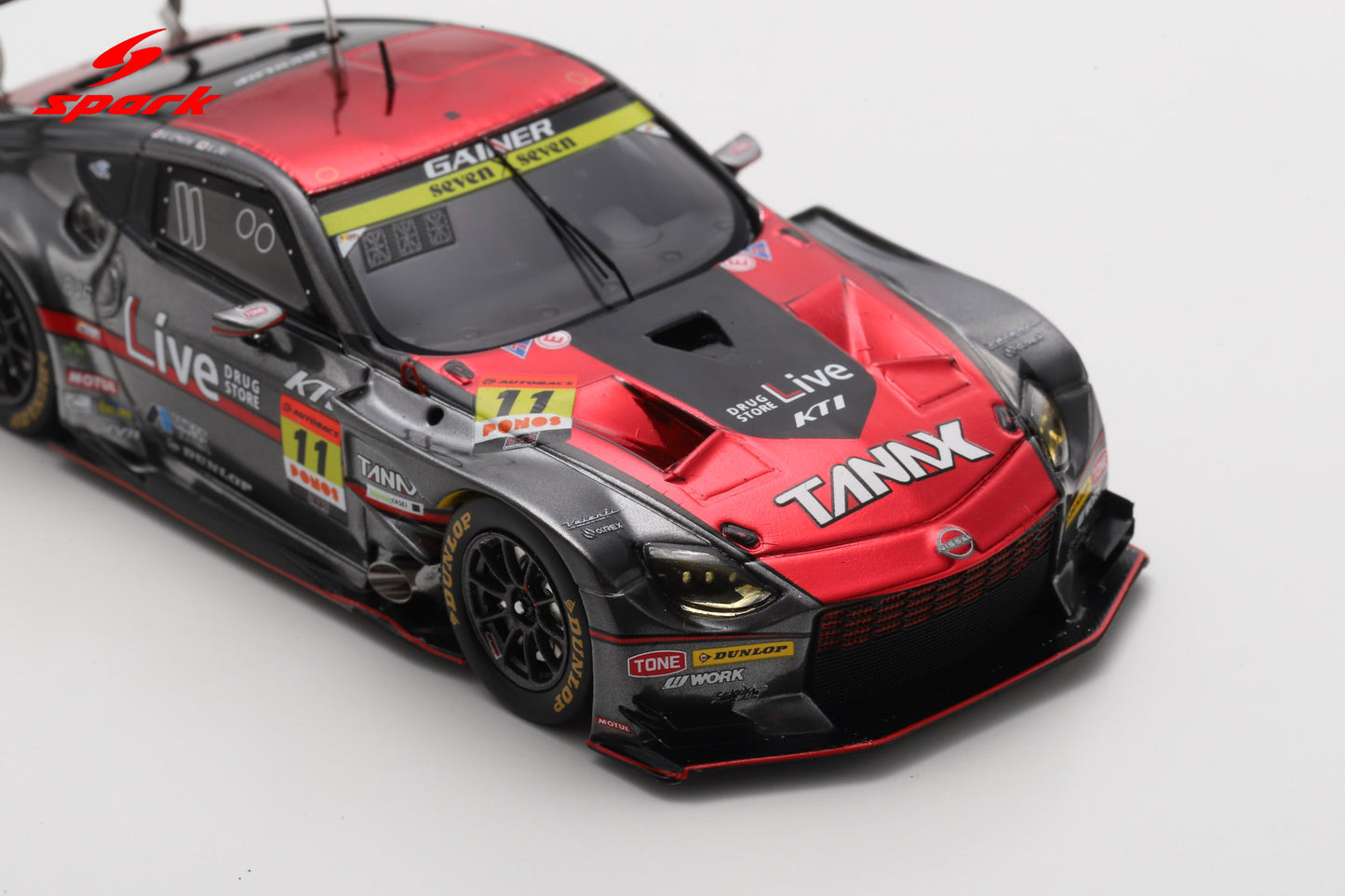 Spark 43SGT25011 1/43 GAINER TANAX Z GAINER No.11 GT300 SUPER GT 2025 R. Tomita - K. Oki
