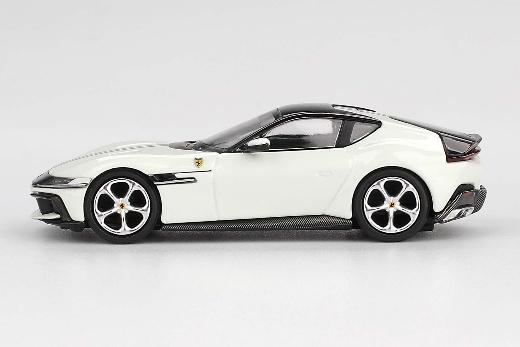【2026年1月以降発売予定】 BBR BBRFER64034 1/64 フェラーリ 12 チリンドリ Bianco Avus