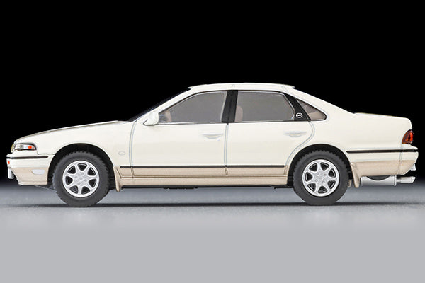 【2026年7月発売予定】 TLV 1/64 LV-N319c 日産 セフィーロ タウンライドSV (白/ベージュ) 91年式