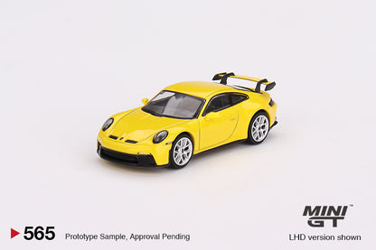 MINI GT MGT00565-L 1/64 ポルシェ 911 (992) GT3 レーシングイエロー(左ハンドル)