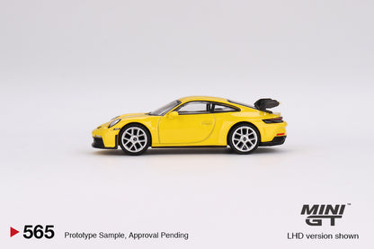 MINI GT MGT00565-L 1/64 ポルシェ 911 (992) GT3 レーシングイエロー(左ハンドル)