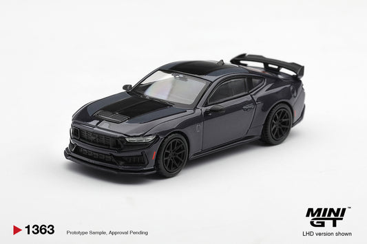 【2027年1月以降発売予定】 MINI GT MGT01363-L 1/64 フォード マスタング ダークホース ブルーエンバー(左ハンドル)