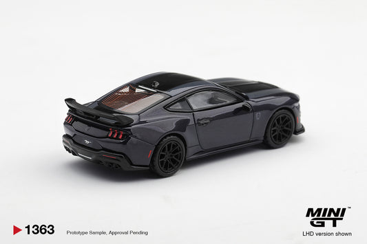 【2027年1月以降発売予定】 MINI GT MGT01363-R 1/64 フォード マスタング ダークホース ブルーエンバー(右ハンドル)