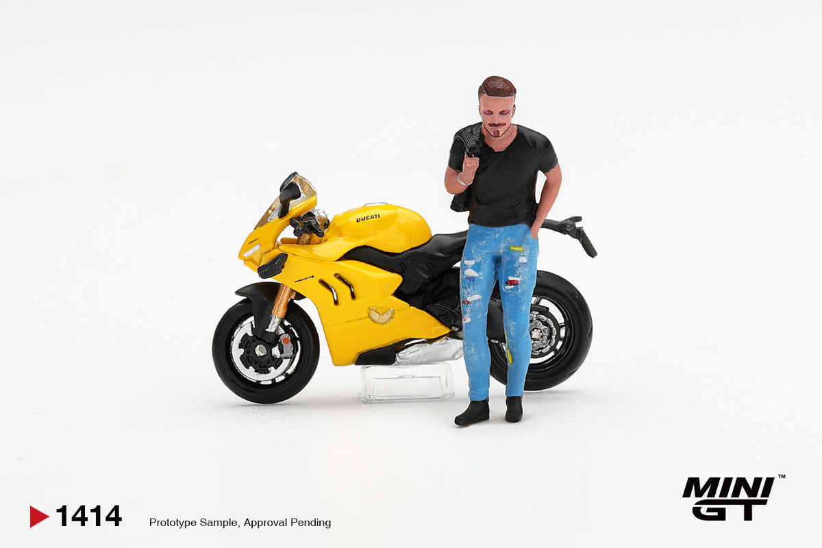 【2027年4月以降発売予定】 MINI GT MGT01414-L 1/64 Ducati Panigale V4 S Yellow with Rider Figure