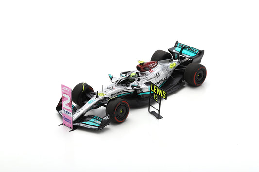 Spark S8556 1/43 Mercedes-AMG Petronas F1 W13 E Performance No.44 Mercedes-AMG Petronas F1 Team  2nd Brazilian GP 2022(With pit and number board)　Lewis Hamilton